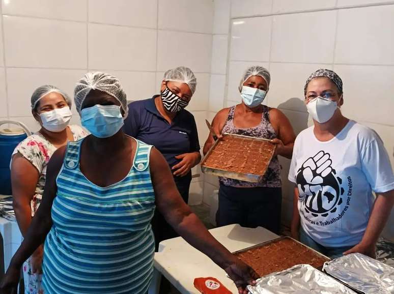 Atividade de formação em produção de alimentos que contou com debate sobre a segurança alimentar no espaço adquirido